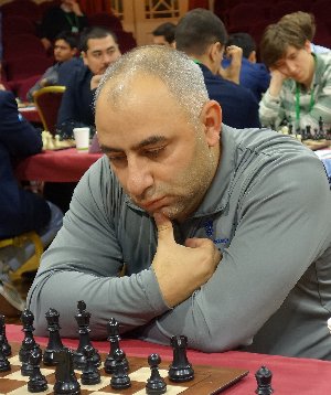 Varuzhan Akobian
