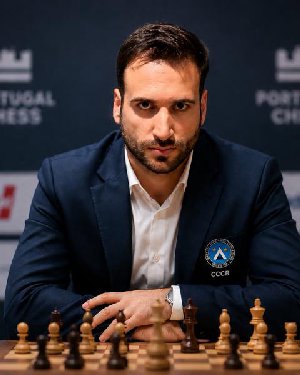 Adriano Esteves Macedo