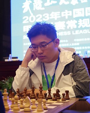 Zhaoqi Liu